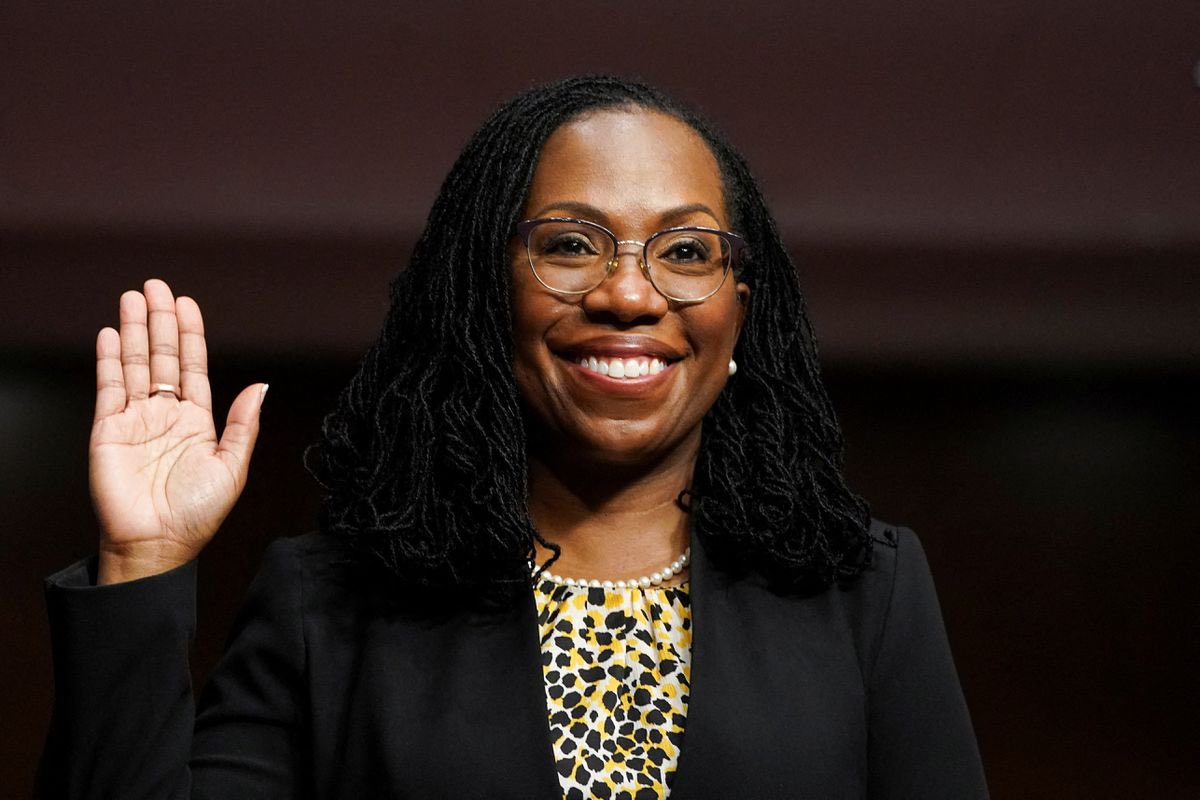 ZedHairDotCom's tweet photo. Following her confirmation to the US Supreme Court, #KetanjiBrownJackson becomes one of the highest profile ambassadors of the #NaturalHair community. These #Sisterlocks are quite something 😍#SCOTUSConfirmation https://t.co/WIvesuNJUA