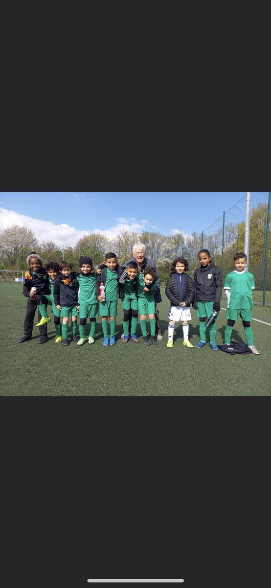 📸 𝐍𝐨𝐬 𝐔𝟗 𝐞𝐧 𝐩𝐥𝐚𝐭𝐞𝐚𝐮 ! 

Samedi matin 4 équipes de U9 étaient en plateaux. Avec un format 5c5, les U9 ont réchauffés le climat glacial 🌨️  à Wasquehal et Lille Bois Blanc avec un festival de but. Merci aux parents pour leurs encouragements ainsi qu’aux parents.