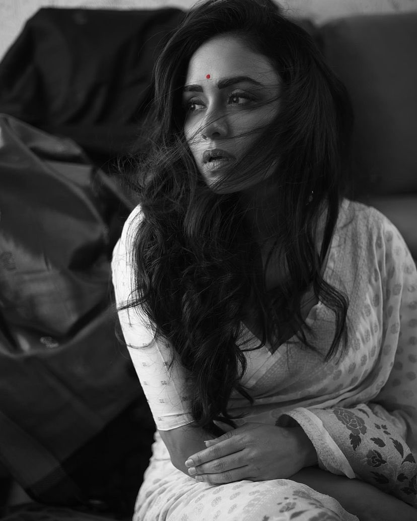 PlanetTalentM's tweet photo. Here's a stunning look of our ✨ Chandramukhi 💫

@AmrutaOfficialK @TheChandramukhi 

#AmrutaKhanvilkar #chandramukhi #actress #चंद्रमुखी #chandra #PlanetTalent #PlanetMarathi https://t.co/7rU8KMYH5Z