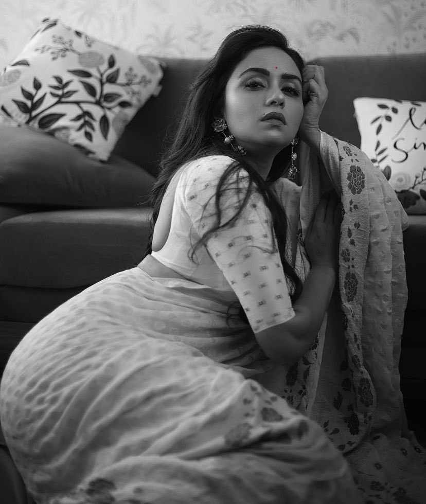 PlanetTalentM's tweet photo. Here's a stunning look of our ✨ Chandramukhi 💫

@AmrutaOfficialK @TheChandramukhi 

#AmrutaKhanvilkar #chandramukhi #actress #चंद्रमुखी #chandra #PlanetTalent #PlanetMarathi https://t.co/7rU8KMYH5Z