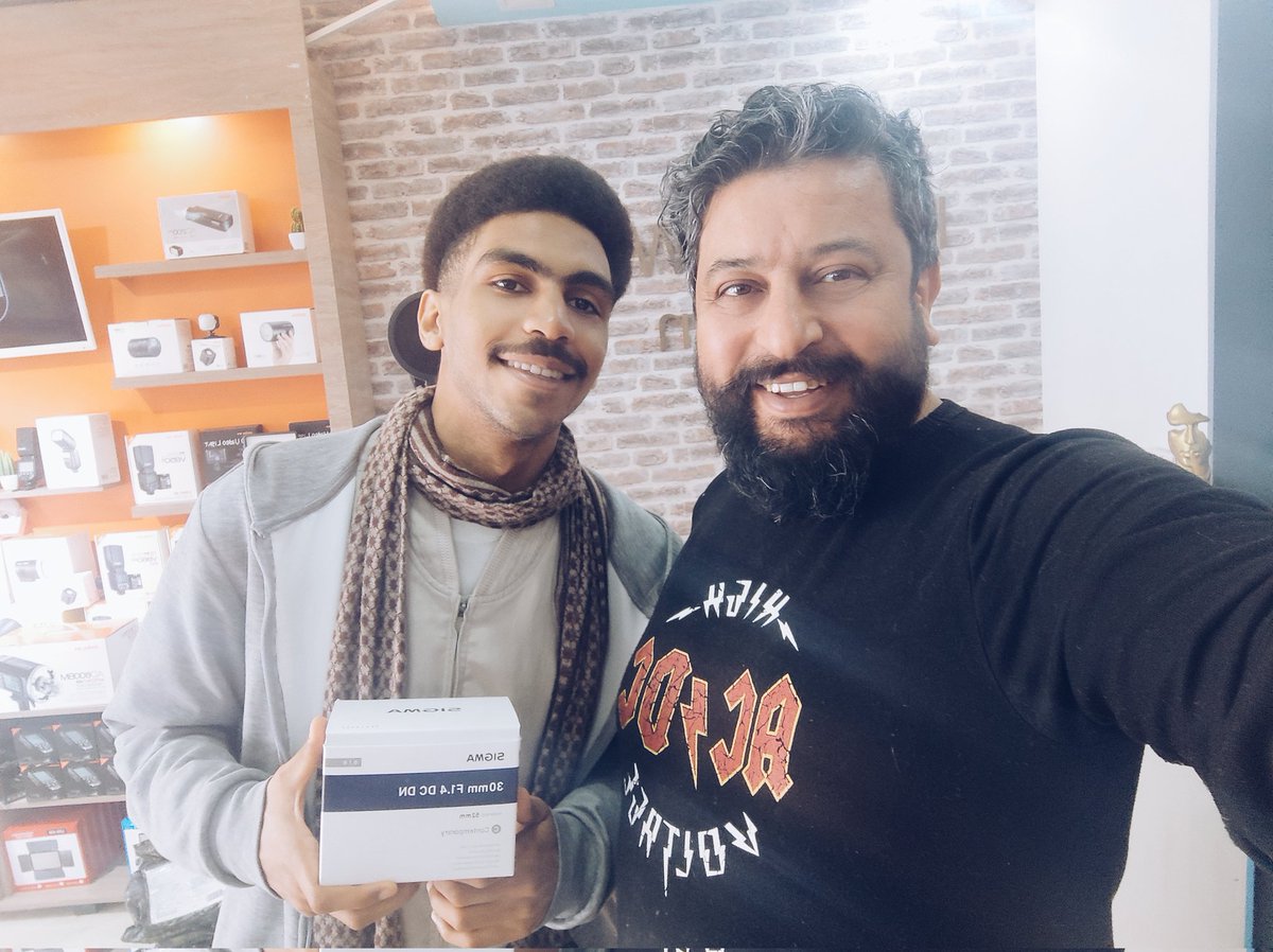 karim2k's tweet photo. Un grand merci à @htnhollywoodtn pour l'accueil mais surtout pour l'excellent deal, un Sigma 30:1.4 tout neuf avec garantie a 1000 dinars seulement, c'est moins cher que l'occasion  sans oublier l'accueil (merci Adli). https://t.co/mzfM2oNRNz