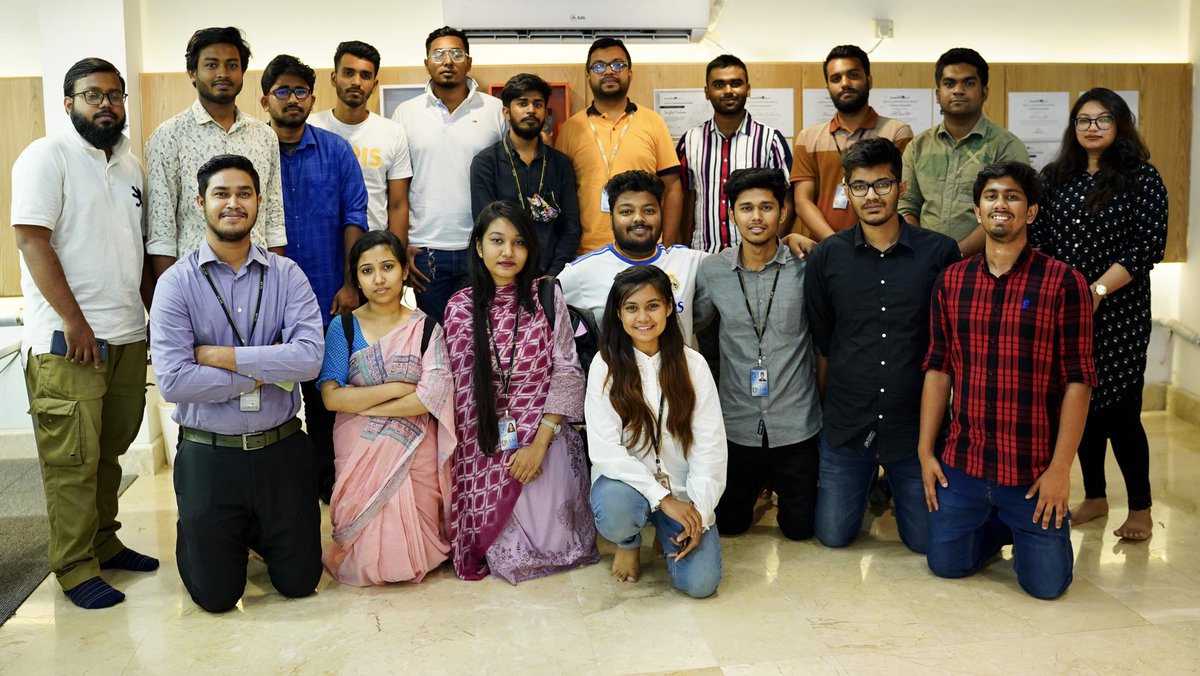 MoJoJamil's tweet photo. A group of journalism students recently paid a visit to Bangladesh Times newsroom. They have learned practical experiences from #Mojo of BT. @minhazism @sabbirahmedapu https://t.co/1hJRIX9vBq