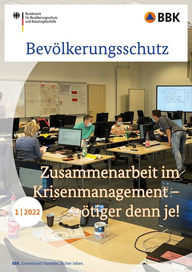 BBK_Bund's tweet photo. Das neue #Bevölkerungsschutz-Magazin ist da! Die erste Ausgabe des #BevSMag 2022 beleuchtet unterschiedliche Aspekte der Zusammenarbeit im Krisenmanagement - denn Teamwork ist nötiger denn je. 
Gleich die neue Ausgabe auf der #BBK-Seite downloaden :⬇️📰
https://t.co/AMimF9VZLI https://t.co/uyxEhNFlRP