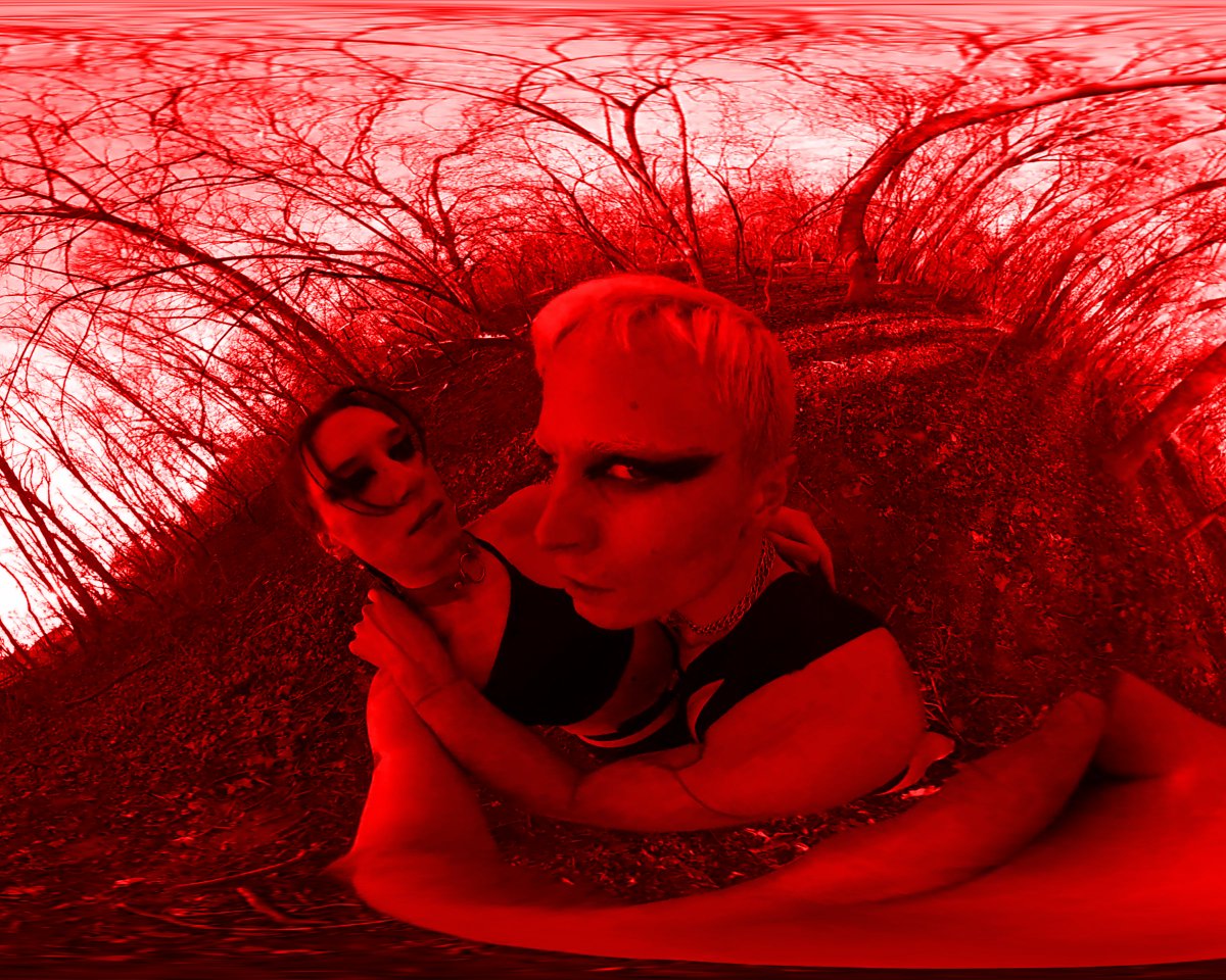Out now! The 360-degree music video for "The Lights Inside" is online now. We're so happy about this one.
Check out the video here youtu.be/55LuNyKkiiI ❤