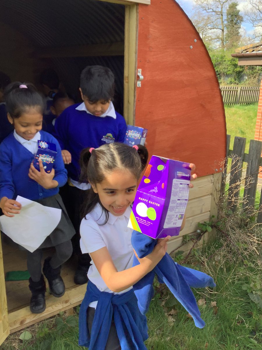 Rowlatts_TMET's tweet photo. Year 1 have followed the clues to find some Easter treasure. What an egg-citing morning! #rmpaRE #rmpaliteracy #curriosity #collaboration https://t.co/m9F8A4a9Gw