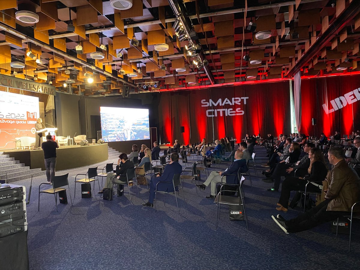 Mobilisis's tweet photo. We attended the "Smart cities" conference which has been organized for the 8th year by the magazine Lider. The conference was held in the Congress hall at the Zagreb Fair, where our ITS team presented MOBILISIS intelligent traffic solutions. https://t.co/gmETwsxRe5