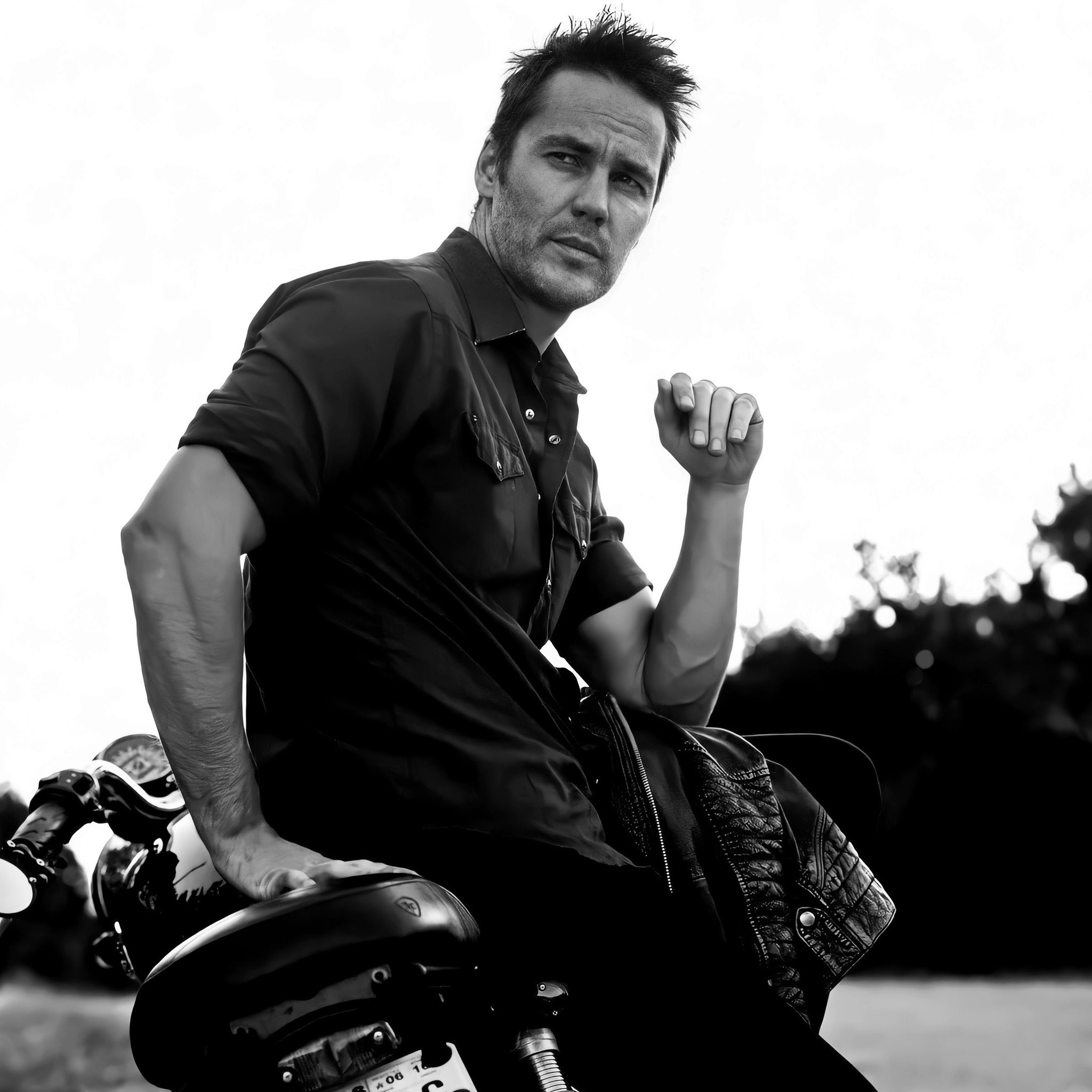 Happy birthday to this guy! Send Taylor Kitsch some love today!    