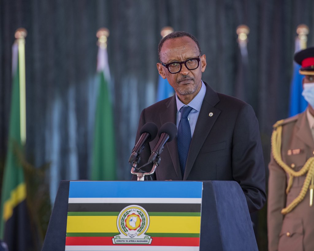 UrugwiroVillage's tweet photo. President Kagame: We have made many speeches in the recent past. We just have to get down to do the work that is entailed in the statements we have made to our people. I am with you all the way to achieve the objective of deeper and wider integration of our community. https://t.co/Tyc1oxw3qA