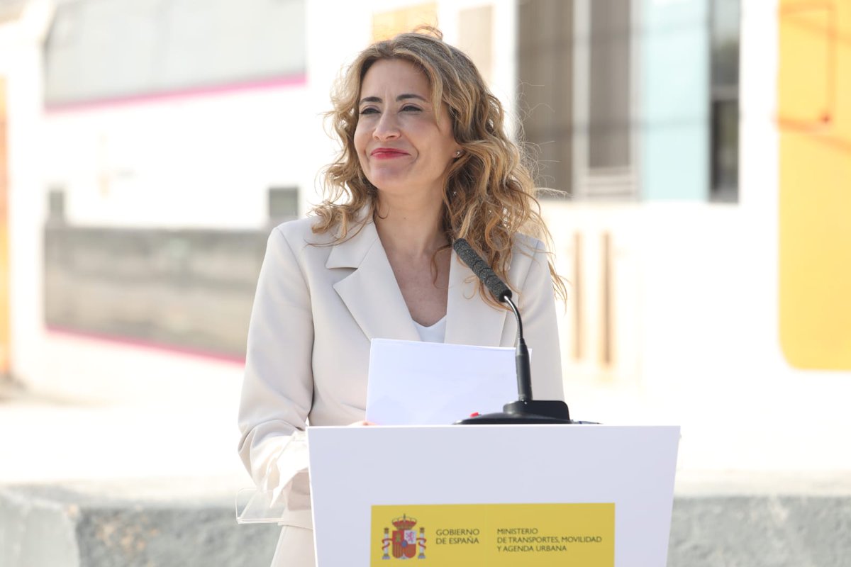 raquelsjimenez's tweet photo. El ferrocarril es clave para una transformación urbana desde la sostenibilidad. Con él, cosemos ciudades, conectamos barrios y mejoramos la calidad de vida.

Por eso, vamos a invertir más de 21 Mill€ para mejorar la estación de Granollers Centre y el cubrimiento de las vías. https://t.co/6DzkwQ4Gt1