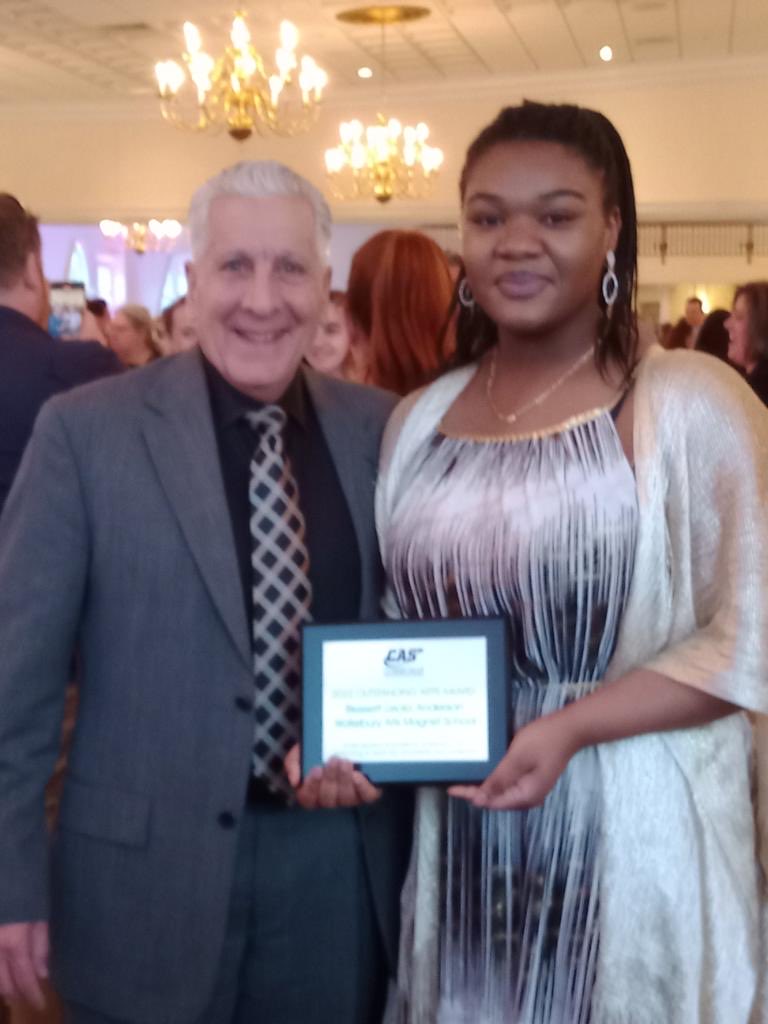 albini_n's tweet photo. Blessett Anderson honored at the CAS Outstanding Arts Awards Banquet. You make everyone at WAMS so proud of you. https://t.co/hLTto1Qfix