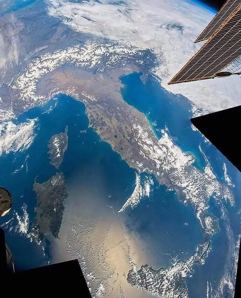 JamesLucasIT's tweet photo. l’italia vista dalla stazione spaziale internazionale https://t.co/RIVHqjyCFH