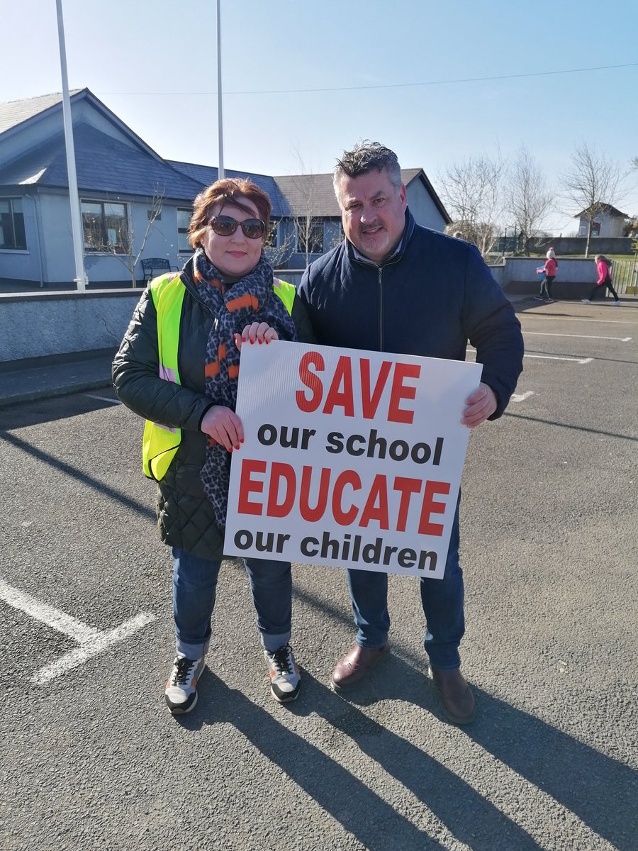 BridinM's tweet photo. Unbelievable that it has come to our children having to protest to go to school!!! The Bishop of @Fernsdiocese should have come to meet with parents, the dept of ed should be here trying to sort this mess out. 1/2
 @Education_Ire
#SaveOurSchool
#EducateOurChildren https://t.co/xlkN9JRDlZ