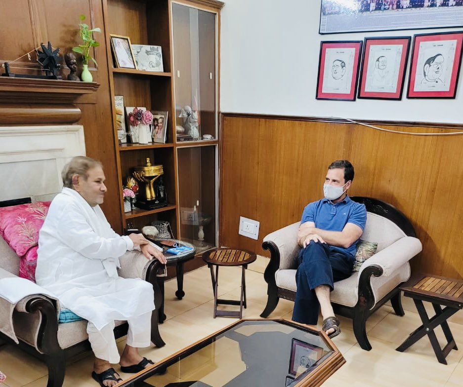 SharadYadavMP's tweet photo. आज राहुल जी से मिलकर मन बहुत प्रसन्न हुआ। 

I am very happy to meet Rahul ji today. 

@RahulGandhi @INCIndia https://t.co/Ry8j4Ie5Gq