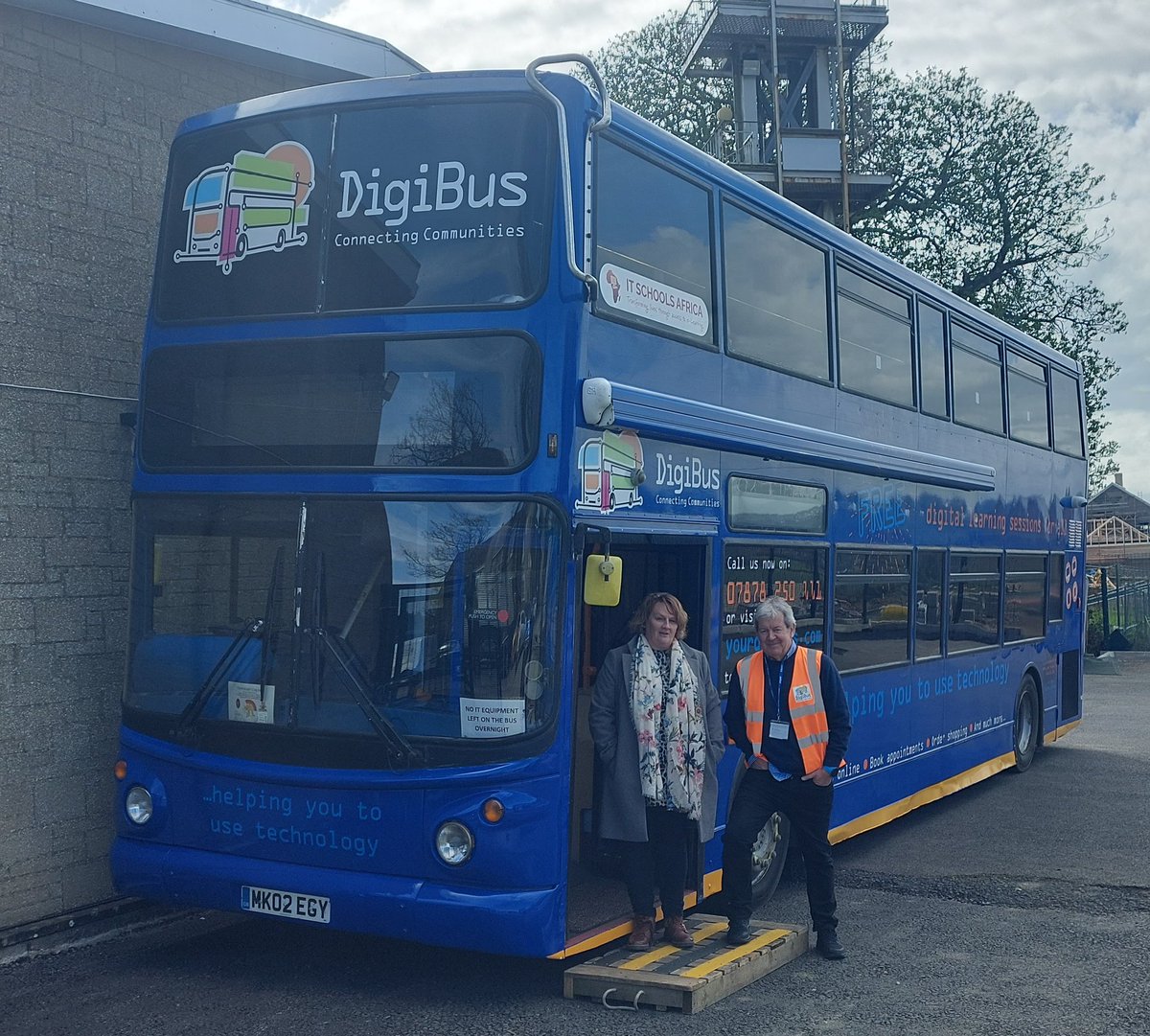 sdc_wardens's tweet photo. #DigiBus at #Wotton Fire Station🚒 today till 3.30pm for anyone needing FREE advice to improve their digital skills!
Visit:- digibus@itschoolsafrica.org
@TheKeepers_WuE https://t.co/xPslgKyws4