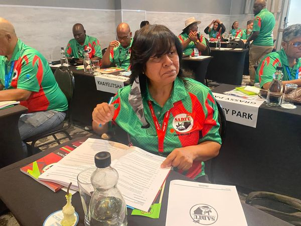 _cosatu's tweet photo. Milnerton: Vice President Education Faseega Solomon outlining voting rules to the delegates #InternalDemocracy #WorkerControl #ClassStruggle #ClassConsciousness #WesternCape #ProvincialConference https://t.co/L3boBTxncX