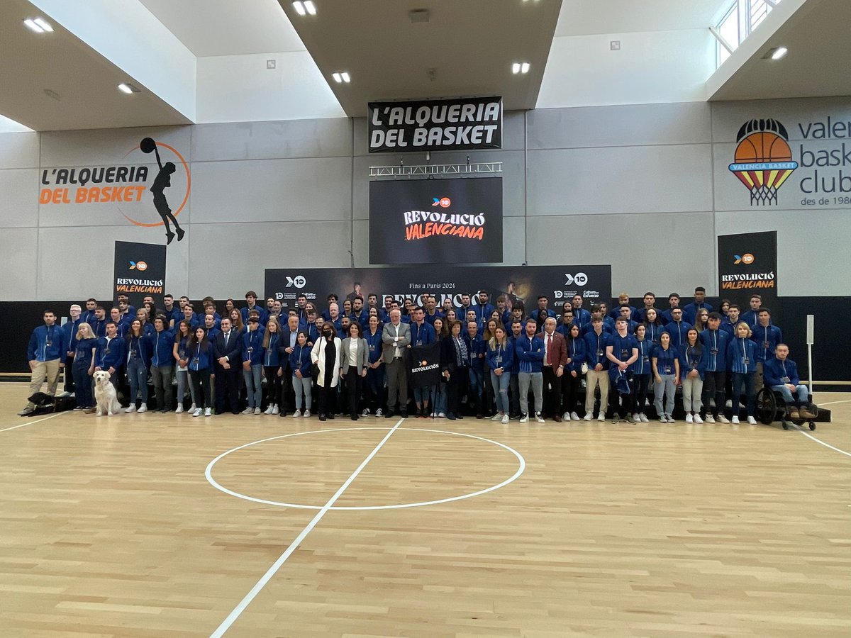 Esta mañana hemos vivido en <a href="/LAlqueriaVBC/">L'Alqueria del VBC</a> la presentación del <a href="/ProyectoFER/">Proyecto FER</a> 2022. La revolución valenciana hacia <a href="/Paris2024/">Paris 2024</a> empieza aquí, con una puesta de largo a la altura de la gran apuesta de la <a href="/FTA_CV/">Fun.Trinidad Alfonso</a> con más de 1.000 deportistas de la <a href="/comunitatesport/">Comunitat de l'Esport</a>. ¡Enhorabuena! 👏🏻