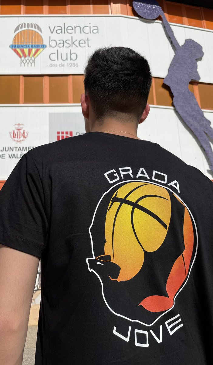 gradajovevbc's tweet photo. Todos luciendo locura… 🔜🤫

TIC TAC, TIC TAC… ⏳ https://t.co/ePUEXQabo3