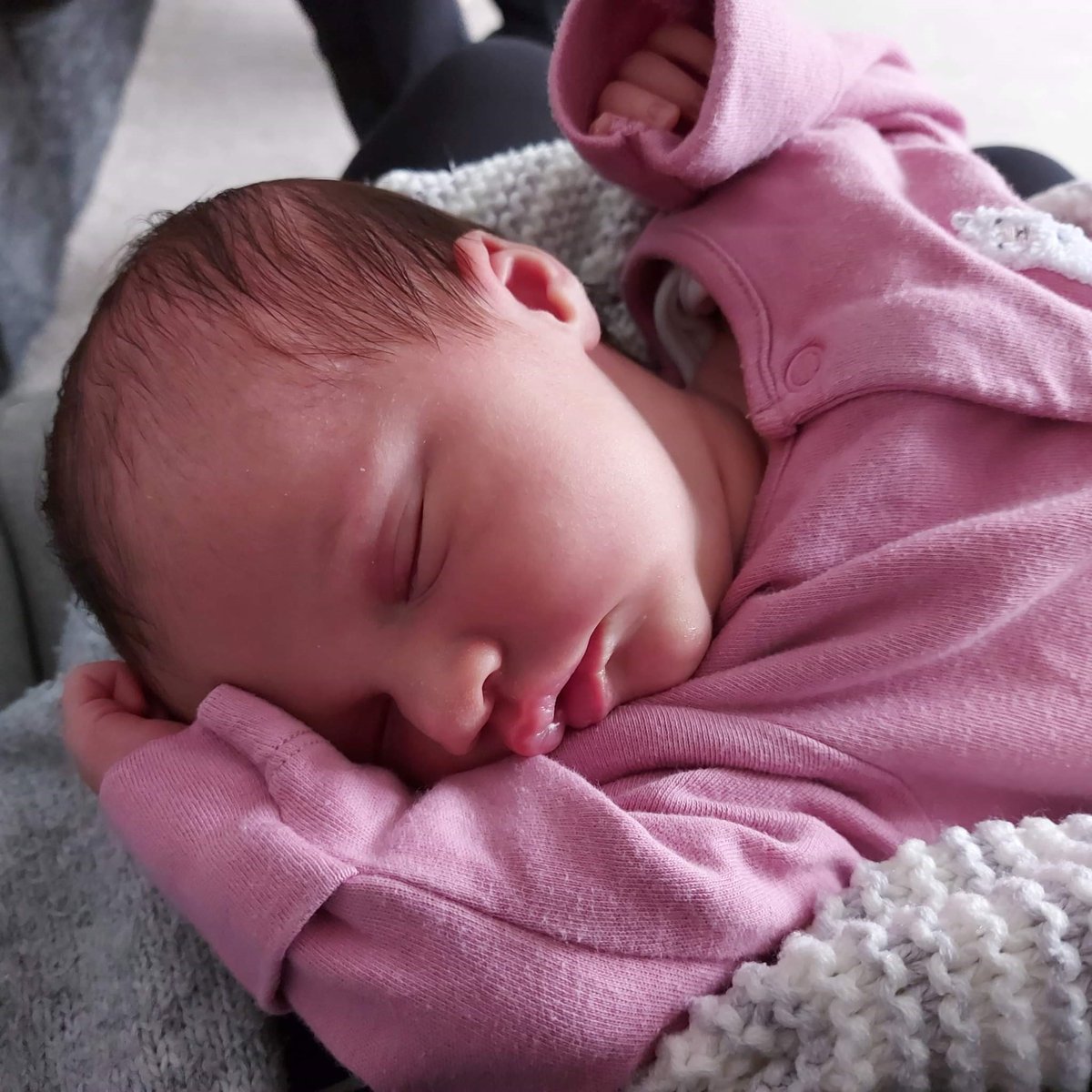 'Polly was born at home & delivered by Simon whilst on the phone to the ambulance service. When Carly the midwife arrived she was as calm, reassuring & immediately put us both at ease. Her presence, along with the ambulance crew, created a lovely atmosphere ❤️ #FeedbackFriday