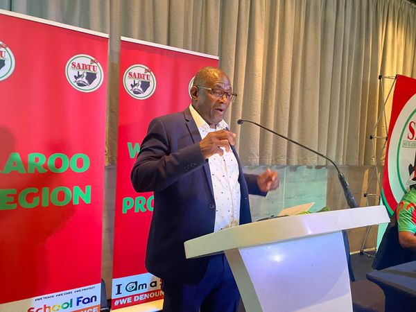 _cosatu's tweet photo. #SADTU General Secretary Mugwena Maluleke is on the podium delivering keynote address at Western Cape Provincial Conference. #InternalDemocracy #WorkerControl #ClassStruggle #ClassConsciousness #WesternCape #ProvincialConference https://t.co/stSjHxylo0