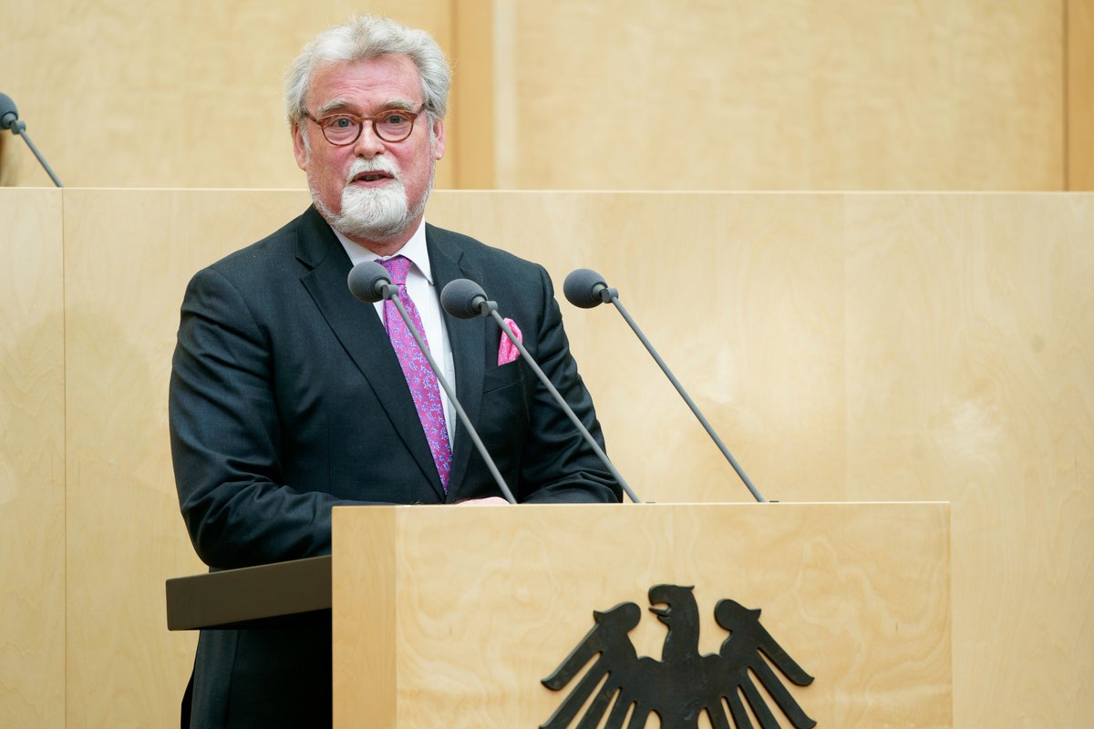 Justiz.RLP (@jm_rlp) on Twitter photo Der Bundesrat hat heute mit breiter Mehrheit beschlossen, den Gesetzesentwurf der rheinland-pfälzischen Landesregierung zum besseren strafrechtlichen Opferschutz in Fällen der Verunglimpfung des Andenkens Verstorbener beim Deutschen <a href="/Bundestag/">Deutscher Bundestag</a> einzubringen. #Justiz #RLP #Kusel Der Bundesrat hat heute mit breiter Mehrheit beschlossen, den Gesetzesentwurf der rheinland-pfälzischen Landesregierung zum besseren strafrechtlichen Opferschutz in Fällen der Verunglimpfung des Andenkens Verstorbener beim Deutschen <a href="/Bundestag/">Deutscher Bundestag</a> einzubringen. #Justiz #RLP #Kusel
