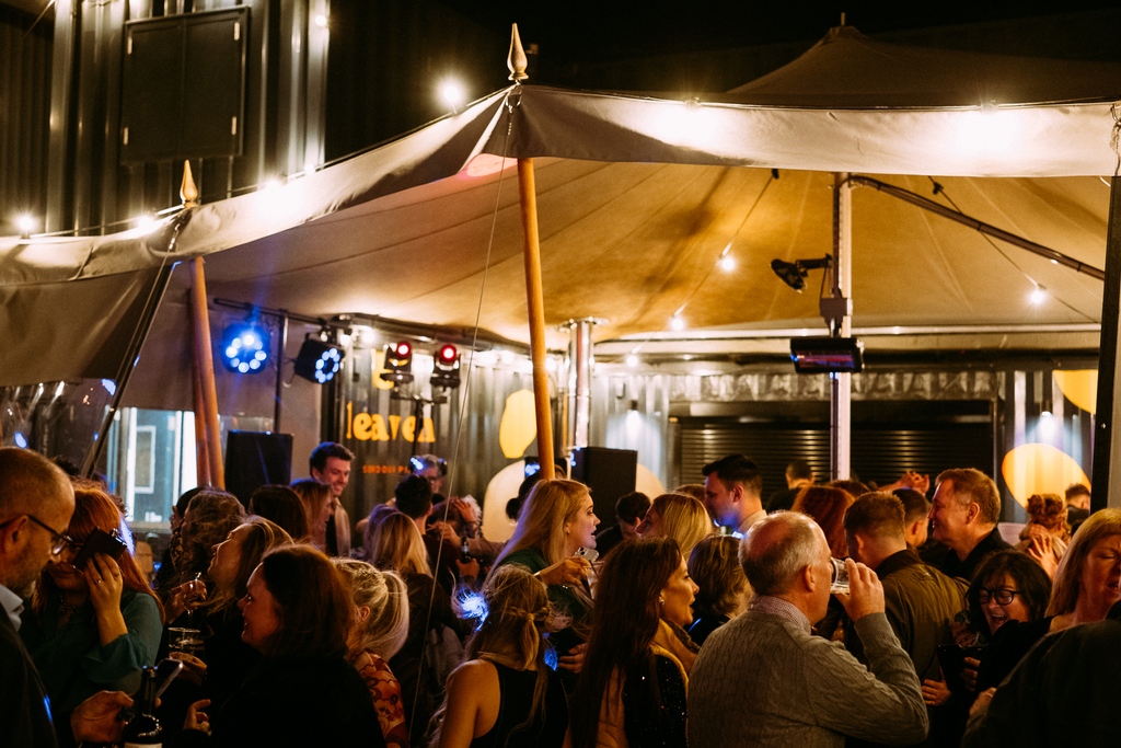aruleoftum's tweet image. ☀️ Hereford Indie Food presents...⁠
⁠
MAY BANK HOLIDAY!⁠
Music, food, and sun (hopefully) in The Yard on the 1st May '22 from 6 pm.⁠

🎟️ TICKETS &amp;gt; herefordindiefood.com