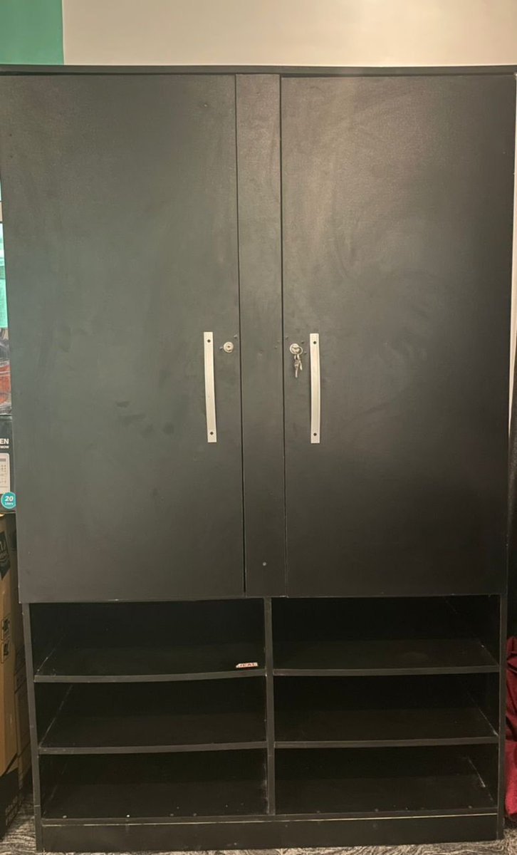 Jerrylexy1's tweet photo. @NwigweUche I have this wardrobe I am not using . I don’t mind giving it to you https://t.co/7L05Gpz3If