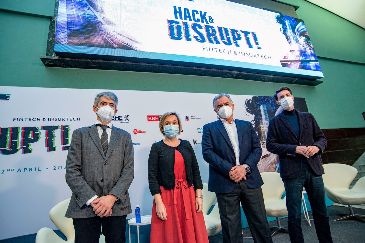 BizkaiaEmpresa's tweet photo. #BizkaiaEgiten #HackandDisrupt #hackathon 

"El hecho de que entidades financieras tradicionales y jóvenes empresas #fintech colaboren ayuda a crear un ecosistema que hay que cultivar para fomentar y consolidar una cultura financiera", Manuel Ardanza, @GrupoBME https://t.co/UYZGG3voyu