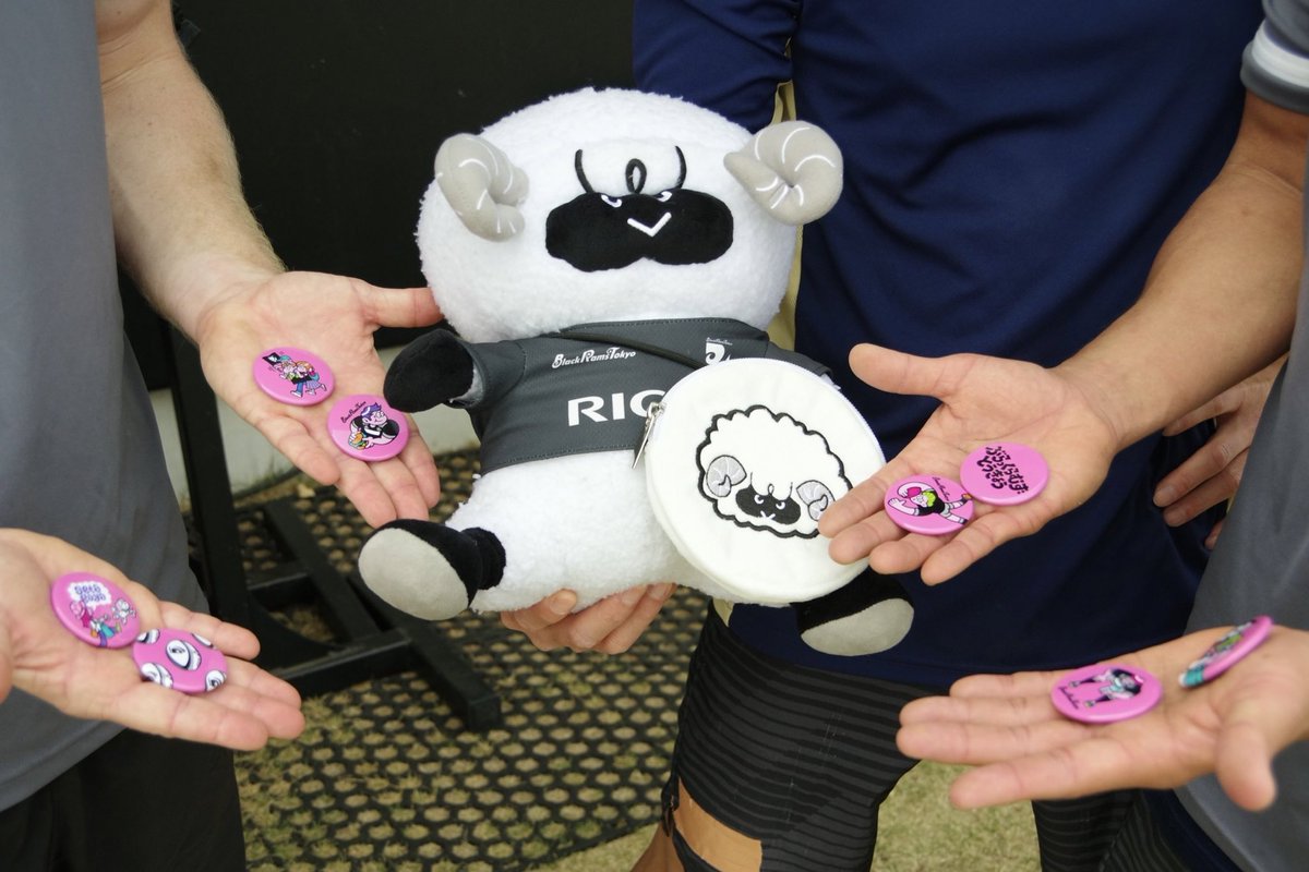 RICOH_BlackRams's tweet photo. 【新商品のお知らせ】#LUCKSTOCK さん描き下ろしビジュアル& #ラムまる のイラストを使用したオリジナル缶マグネットが完成✨
試合会場内でのガチャガチャ販売の他、公式SNSフォローやイベント参加、アンケート回答などでプレゼントいたします🎶
サイズ感は画像3枚目をご確認ください👀✅ https://t.co/lMevRjiSd0