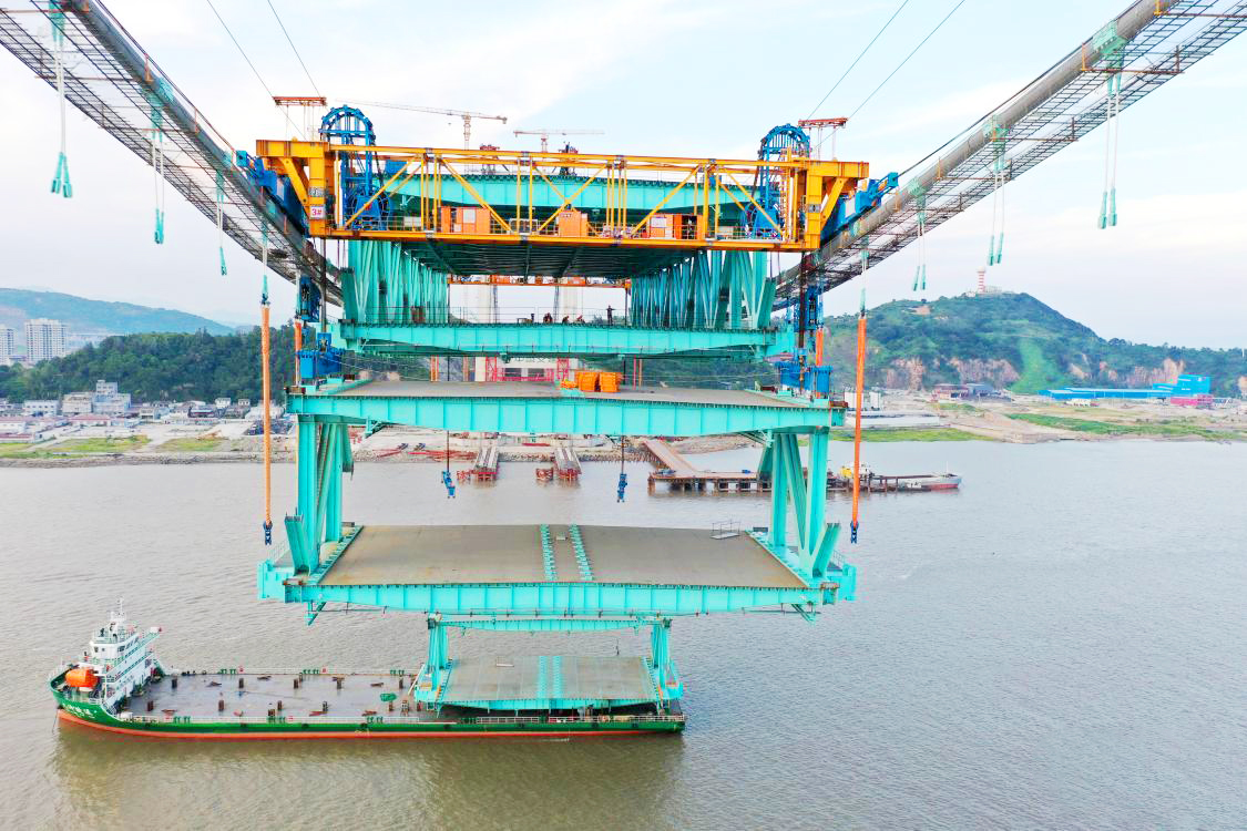 MEGAMOVE_WANYI's tweet photo. MEGAMOVE successfully completed the transportation task of steel beams of Wenzhou Oujiang Beikou Bridge.
#megaproject #megatransport #giantlogistics #spmt #megamove #modulecar #heavyobjects #displacement #shipping https://t.co/htpz7o4BRc