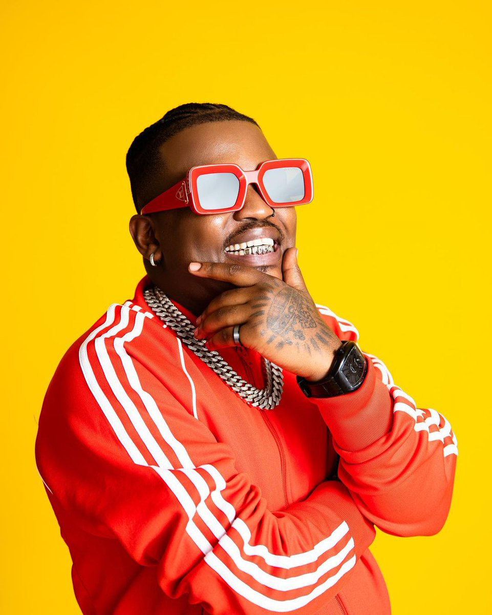 CapricornFM's tweet photo. #NewMusicFriday |
@FOCALISTIC just dropped a new single titled #Jepa, @DeeNkomo_ checks it out along with Mzukulu's #Idlela and #CrazyWhatLoveCanDo by @davidguetta.
Listen to the #CapricornDrive via the DStv Audio Bouquet channel 884. https://t.co/G55bciS727