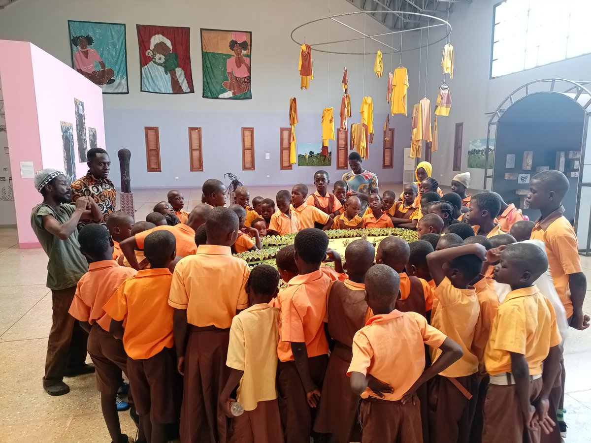 At the moment we are at the Savannah Center for Contemporary Arts - <a href="/sccatamale/">sccatamale</a> Tamale. It was an insightful encounter, seeing the awe on the faces of these students. 

#northernghana #people #places #arts #youth #development