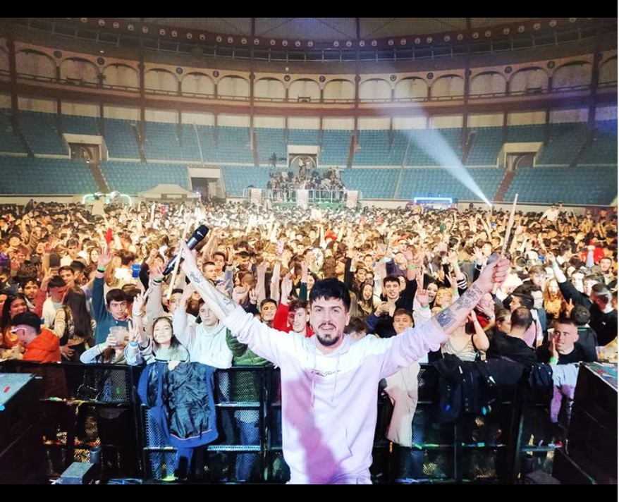 Drumshow_'s tweet photo. @RomeroJosete Hola Josete, soy DrumShow, artista puramente Leónes y estuve tocando en el MonocoLocoFest. Saludos. https://t.co/dwDpamC338