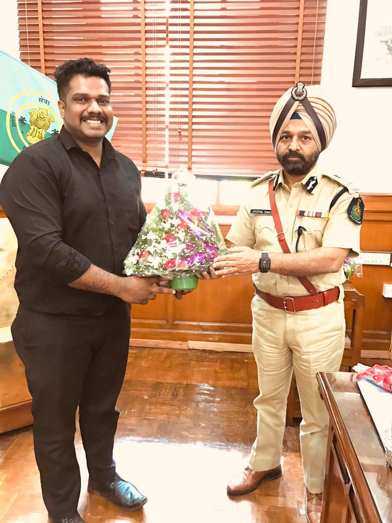 NormanCFernand1's tweet photo. Pleasure to meet Goa's new @DGP_Goa  Sir Jaspal Singh . I wish him good luck for his term in Goa and look forward positive changes his leadership will bring to our state. https://t.co/dod5w1Q8lw