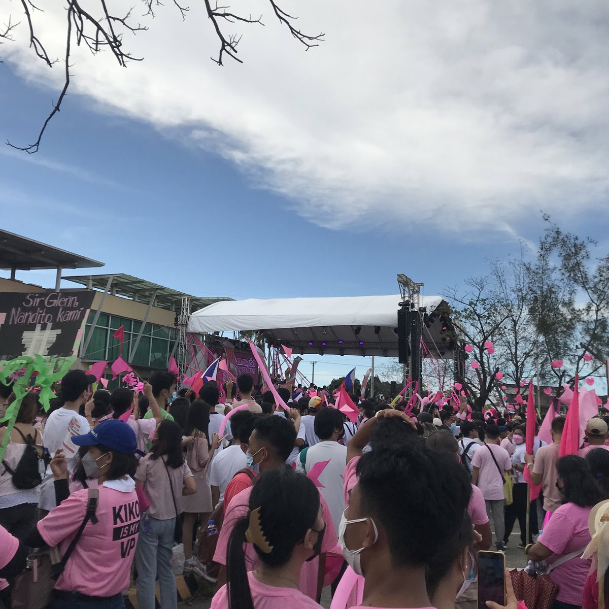 roboenjoyerr's tweet photo. we go pink! ππ
#TalindegPangasinan
#AnggapoySolidNorth
#PangasinanforLeni https://t.co/YaMP3pBmqB