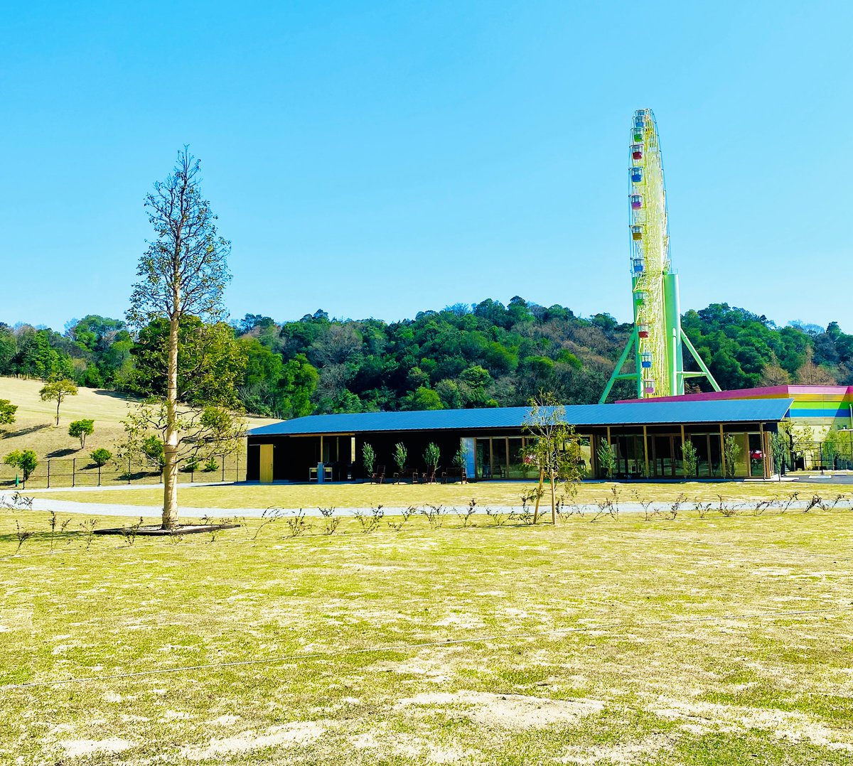 setouchi_NF's tweet photo. おもちゃ王国にオートキャンプ場
＼GRAND OPEN！／

【オープン日】
2022年4月15日(金)

本日より予約受付を開始しました。

▼詳細・ご予約はこちら
https://t.co/bCRGbs7Fcu https://t.co/RCdnj2myKi