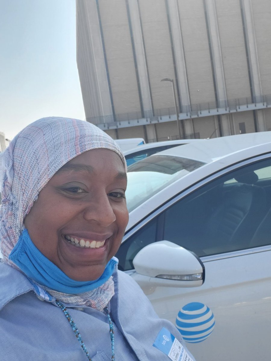 FawntaeJ's tweet photo. These pictures means so much to me! I made a friend and it blossomed into a career! #steppedoutsidecomfort #diamondintherough #bekind #TrustTheProcess #ak35 #showmestate #wonthedoit #myfleetnameddiamond #DiversityandInclusion #MDPalumni https://t.co/DQ3d34RoXK