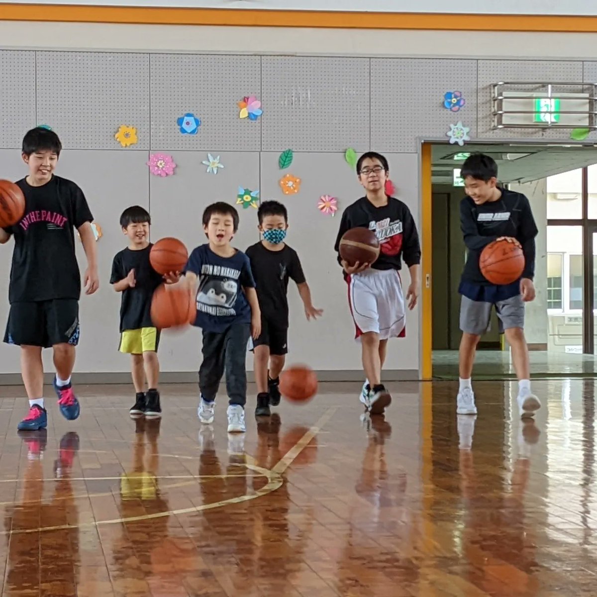 HamamatsuBBC's tweet photo. 明日！新年度 初練習✨⁡
⁡舞阪小学校 9時～⁡ です！！⁡
⁡⁡
⁡まだまだ仲間募集中👯⁡
⁡今年度から体験教室いつでも実施します！！⁡
⁡お気軽にお問い合わせください🏀！⁡
⁡⁡
⁡#静岡 #浜松 #バスケットボールクラブ #ミニバス #男子 #新年度 #初 #練習 #仲間 #募集中 #小学生 #体験教室 https://t.co/oHrHgERvL4