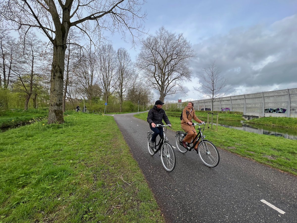 Vanochtend een bezoek gebracht aan  <a href="/Sliedrechtgem/">Gemeente Sliedrecht</a> voor het project ‘Groenste Fietsnetwerk van Nederland' pal langs de A15.
Mooie verhalen over de ideevorming, de uitvoering en de betrokkenheid van veel vrijwilligers. Blij dat we hebben bijgedragen als <a href="/zuid_holland/">Provincie Zuid-Holland</a>
#elkedagbeter