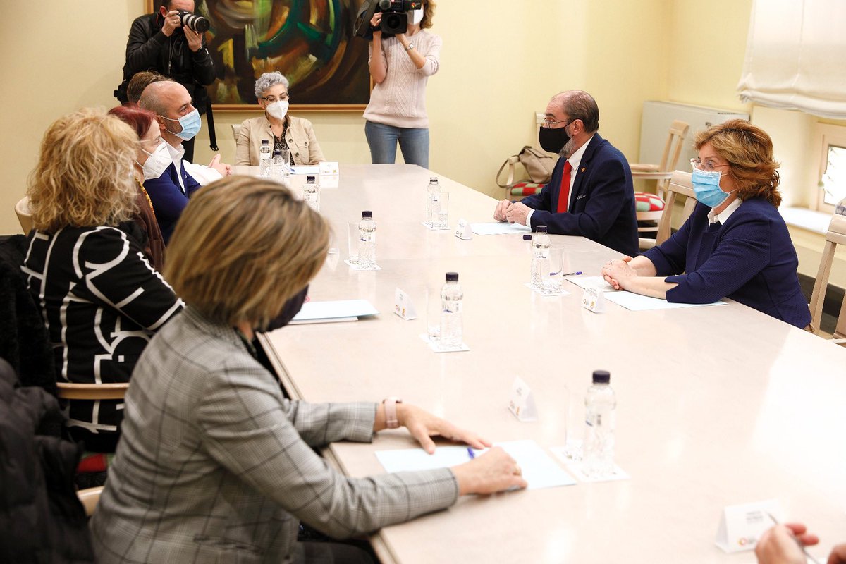 JLambanM's tweet photo. Reunión con @Accem_ong, #APIPACAM, @FundacionCepaim @CruzRojaAragon #HijasSanVicentePaul @ymca_esp,para agradecerles su excelente trabajo en la organización de la acogida de los refugiados ucranianos en #Aragon e intensificar la colaboración con ellos del @GobAragon @marivibroto https://t.co/J2Rlnc93A7