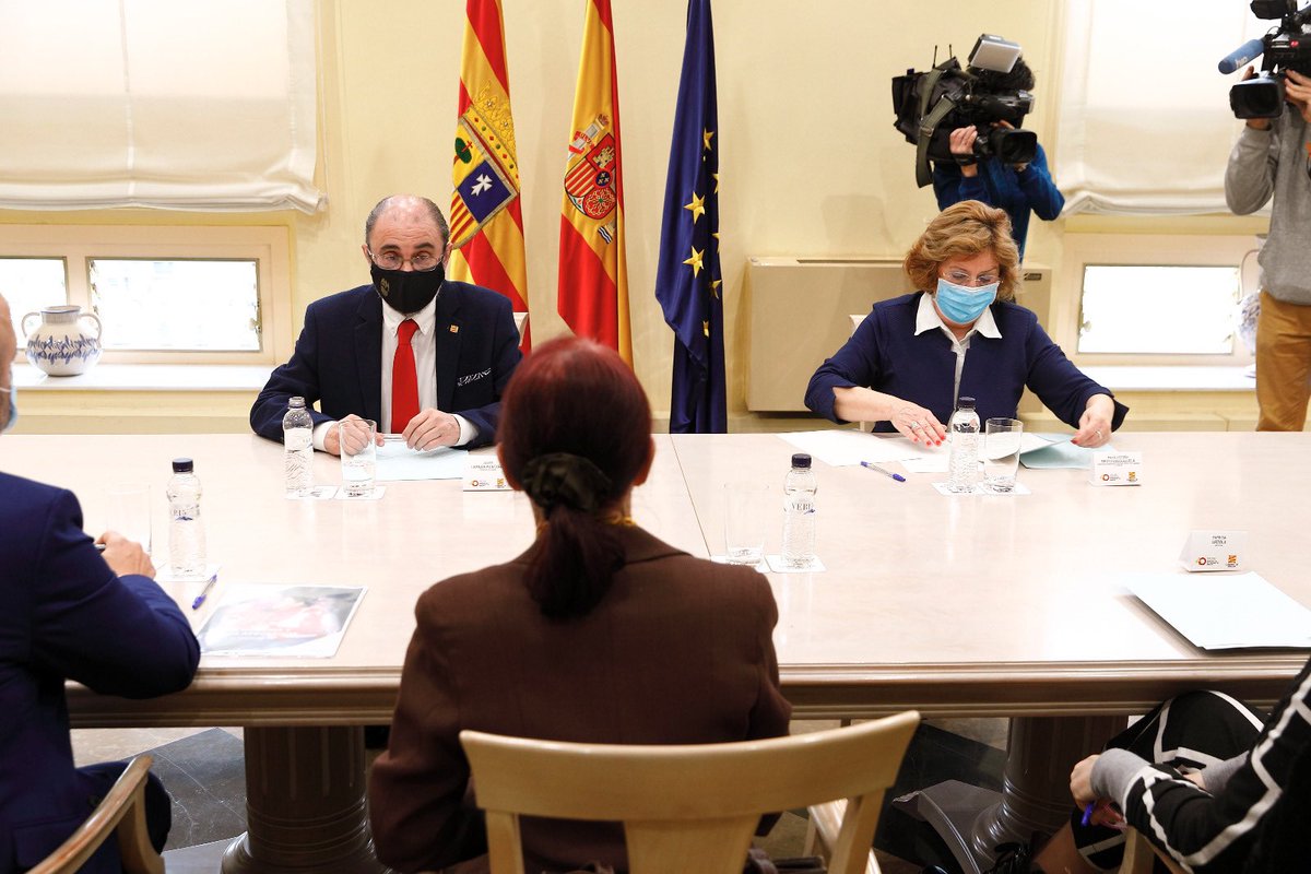 JLambanM's tweet photo. Reunión con @Accem_ong, #APIPACAM, @FundacionCepaim @CruzRojaAragon #HijasSanVicentePaul @ymca_esp,para agradecerles su excelente trabajo en la organización de la acogida de los refugiados ucranianos en #Aragon e intensificar la colaboración con ellos del @GobAragon @marivibroto https://t.co/J2Rlnc93A7