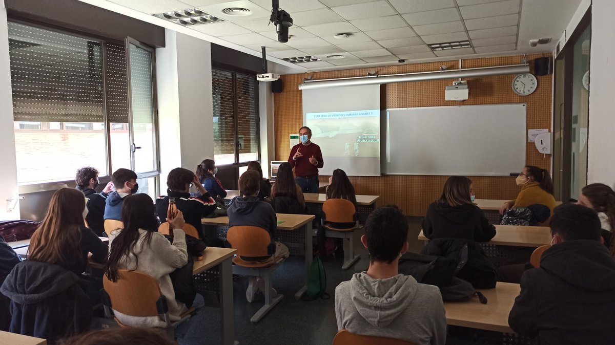 lauravg44's tweet photo. Ahir amb alumnes del Batx. cientifico-tecologic vam visitar el projecte MELiSSA a l'Escola d'Enginyeria de la UAB. @INS_Vilamajor https://t.co/ZzkfxRm3Bj