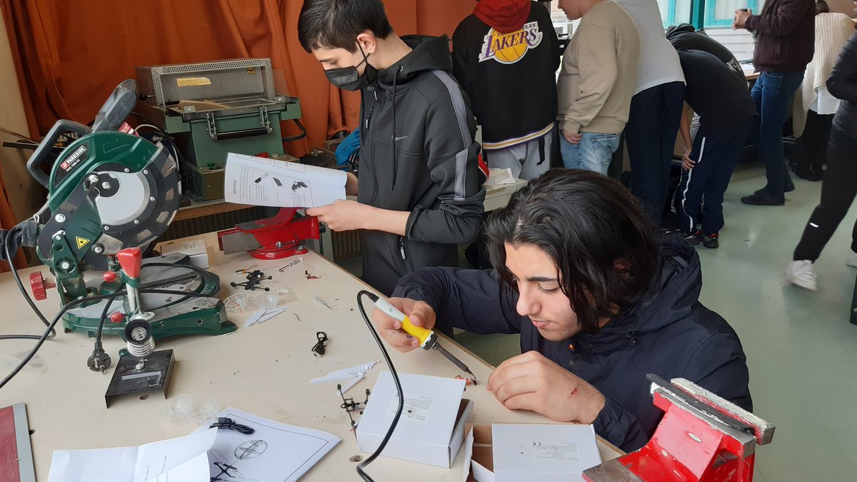 TechniLab du CMQ MSI 
Accueil des élèves de 3e du <a href="/ClgAFrance/">Collège Anatole France Bethoncourt</a> pour une découverte du monde de l'Industrie et réalisation des maquettes technologiques.
@Campus