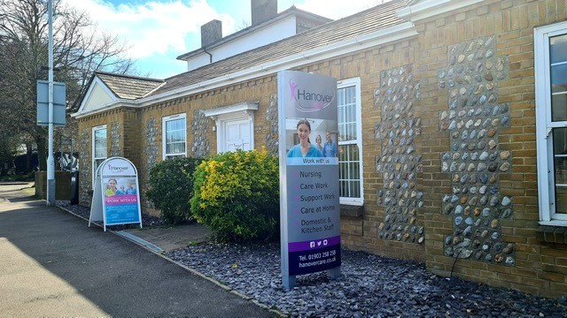 HanoverCare's tweet photo. We are LOVING our new sign outside our Worthing branch! 65 High Street (opp. Waitrose). Come &amp; say hi! Always looking for caring and experienced #SupportWorkers #HealthCareAssistants &amp; #Nurses. Excellent pay rates.  Just pop in or contact us via https://t.co/6J7McyiTMN https://t.co/PTCF7fCSUR