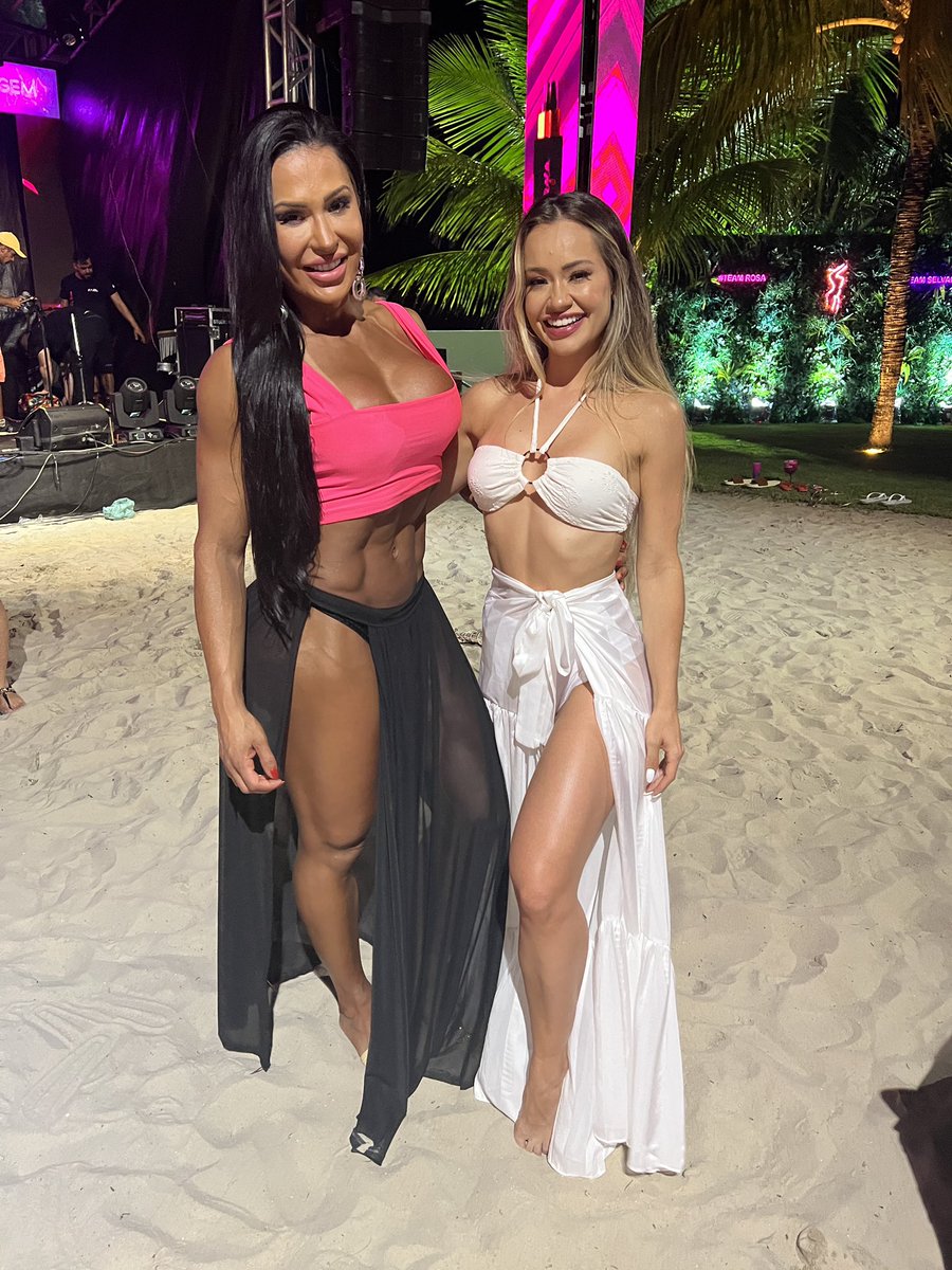 JulianeCoura's tweet photo. Ainda não tô acreditando que conheci essa mulher 😍
@RosaSelvagemofc https://t.co/pi5JgiECNI