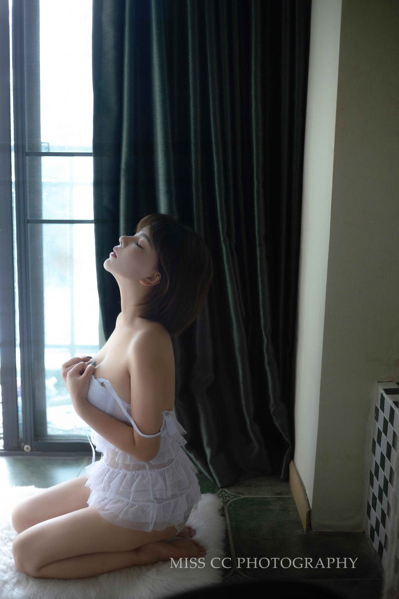 白昼越来越长
希望越来越大

摄影/@misscc520 

#私房写真 #成都约拍 #摄影 https://t.co/L9w690ns1x