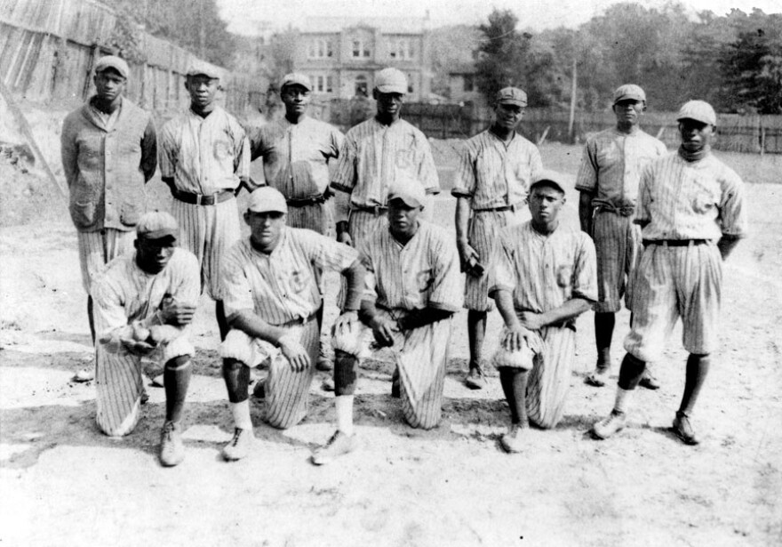 legends_sports1's tweet photo. Every day I try to highlight not just a player from Negro Leagues baseball history, but other notable figures, where they were from, where they played, to show how that history and those stories are just about everywhere. North Carolina was certainly no exception.
@nlbmprez
👀👇 https://t.co/kg0ZUxDrOK