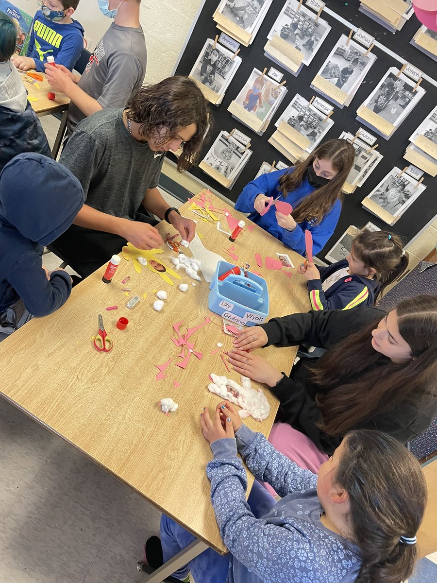 mygrade8squad's tweet photo. Crafting with our kinder friends🐰@EmilySledz @MsGillis2 https://t.co/UGnPqko46r