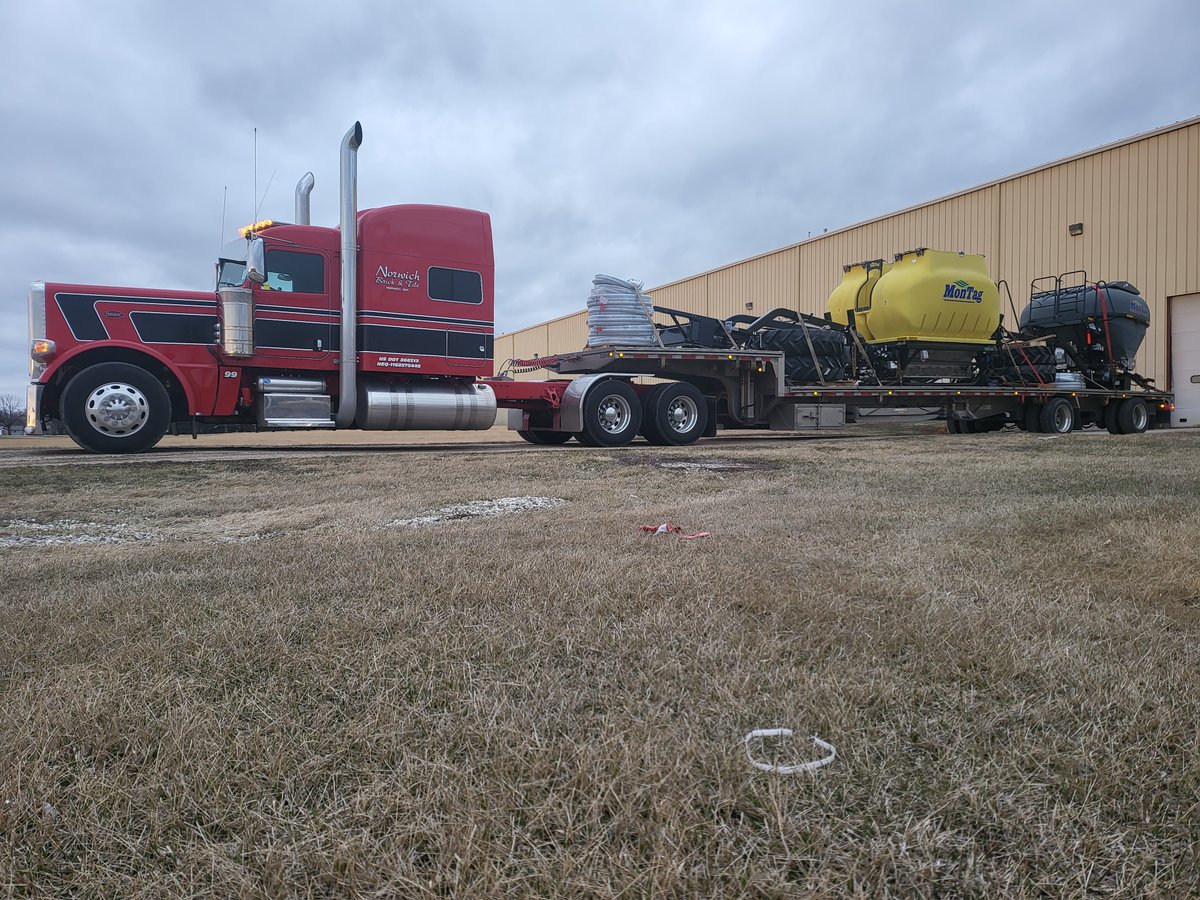 It's been a very busy 2022 so far!  #transportation #trucking #peterbilt #westernstar #kenworth #freightliner