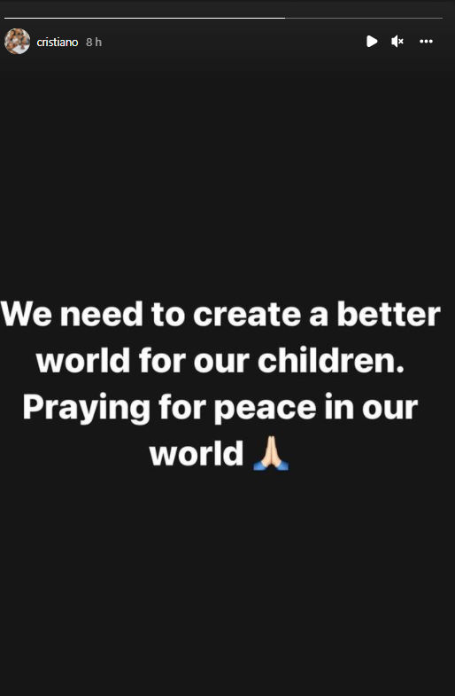 ThisisChazendra's tweet photo. My president, a born leader 🎖️

#ElCommandante #CR7𓃵 https://t.co/p7WuDOByZk