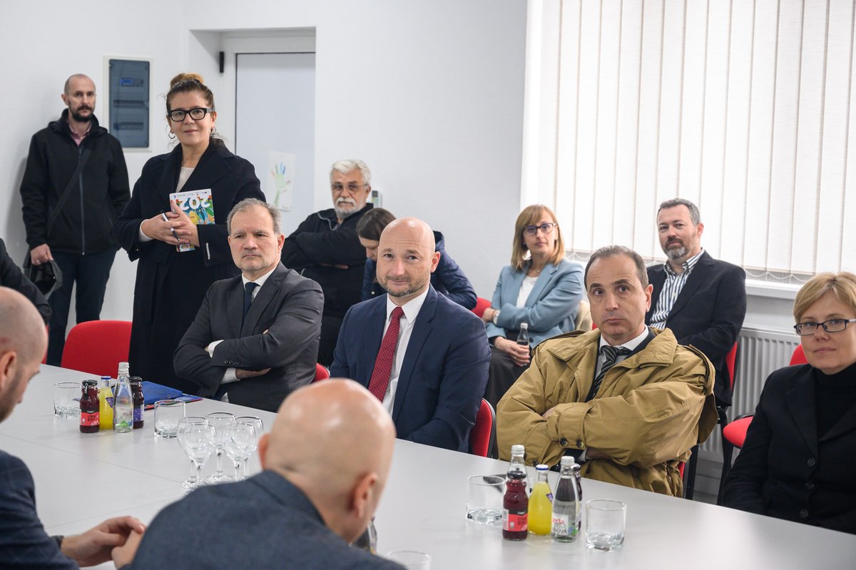 UNDPBiH's tweet photo. @MartinKaco, Ambassador of 🇸🇰 to 🇧🇦, visited Maglaj yesterday. @SlovakEmbBiH supports #BridgetoPeace initiative, an important project that would immensely help the people of Maglaj municipality. #UNDPBiH proud to help with #BuildingBridges &amp; #ConnectingCommunities https://t.co/FsC68ILQQj